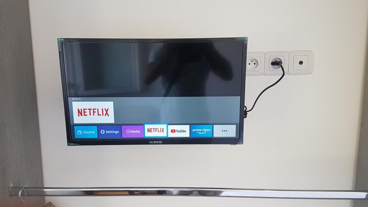 New Cheap Private Room, Kitchen , Overwieuw Sea,Tram On Spot, 12 Minutes From Nice Train Station With Tram , Beach In 17 Min Tram , Chambre Privee Pas Cher, Cuisine Equipee , Tram Sur Place, Apercu Mer, 12 Min De La Gare De Nice Avec Le Tram, 17 Min 外观 照片