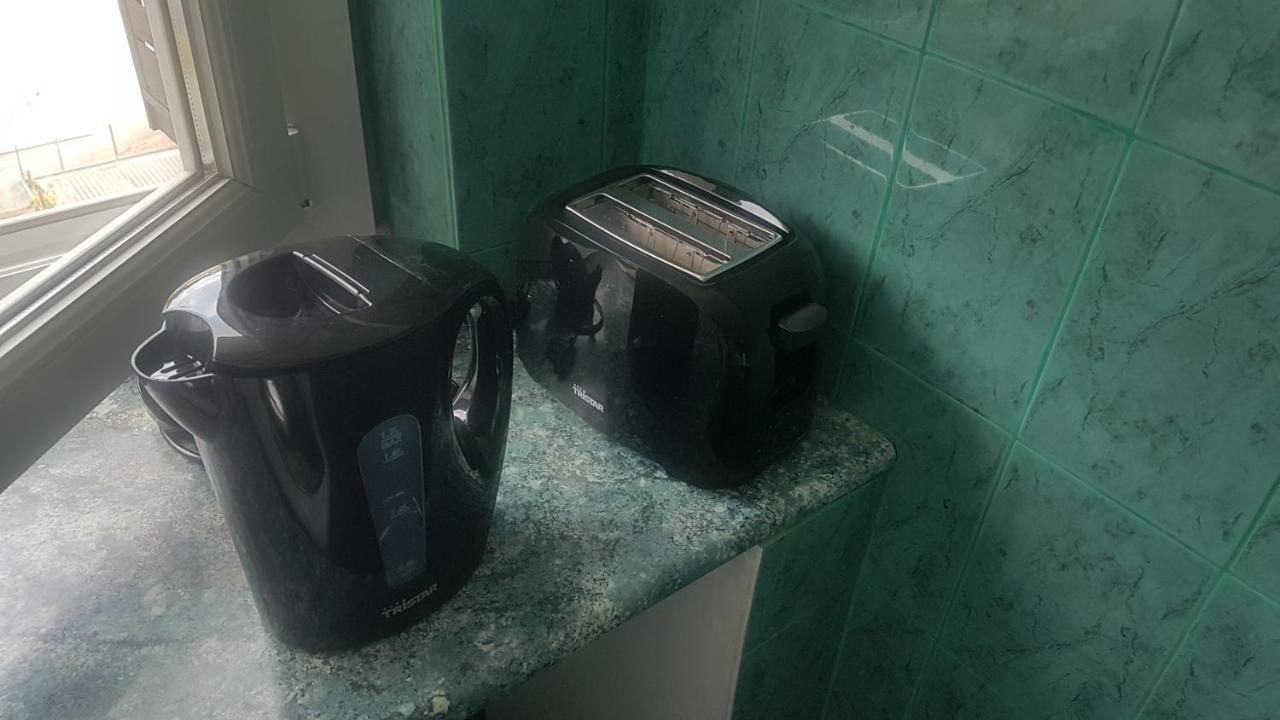 New Cheap Private Room, Kitchen , Overwieuw Sea,Tram On Spot, 12 Minutes From Nice Train Station With Tram , Beach In 17 Min Tram , Chambre Privee Pas Cher, Cuisine Equipee , Tram Sur Place, Apercu Mer, 12 Min De La Gare De Nice Avec Le Tram, 17 Min 外观 照片