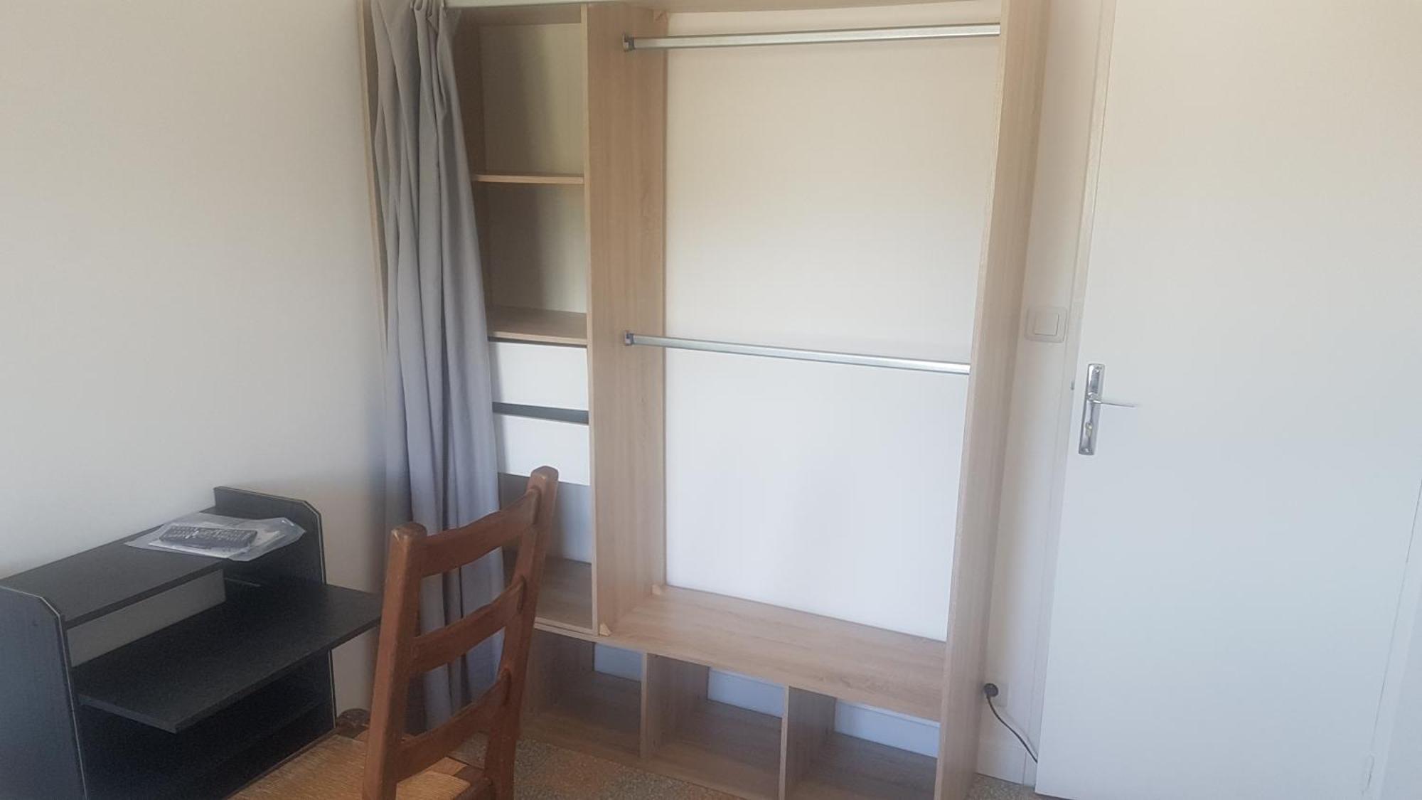 New Cheap Private Room, Kitchen , Overwieuw Sea,Tram On Spot, 12 Minutes From Nice Train Station With Tram , Beach In 17 Min Tram , Chambre Privee Pas Cher, Cuisine Equipee , Tram Sur Place, Apercu Mer, 12 Min De La Gare De Nice Avec Le Tram, 17 Min 客房 照片